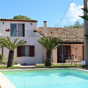 Clara Villa
