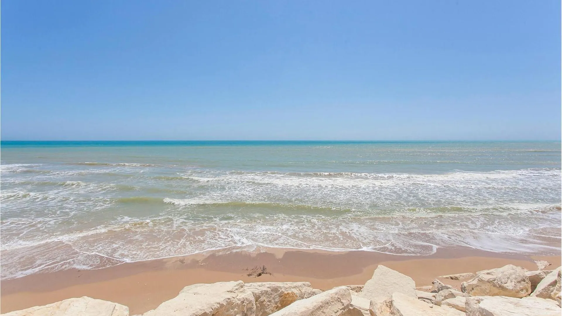 1 Bedroom Gorgeous Apartment In Chiaramonte Gulfi