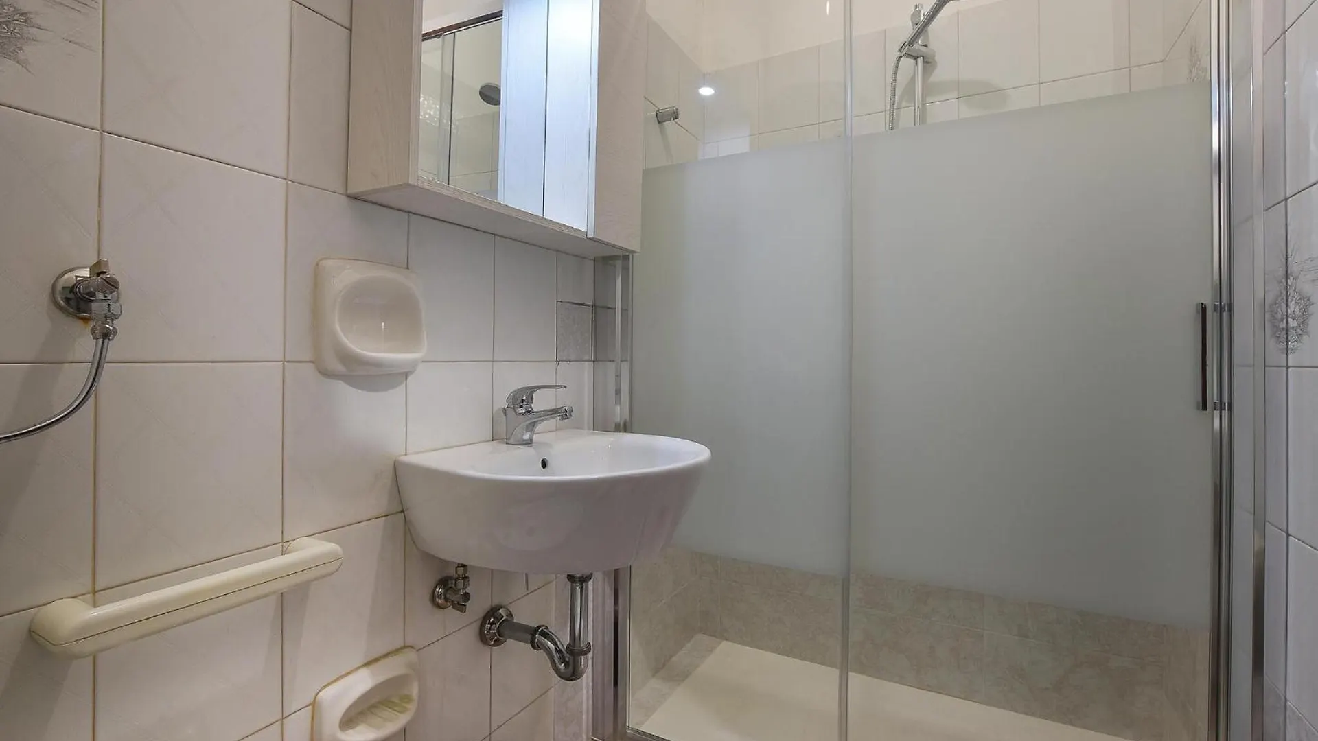 1 Bedroom Gorgeous Apartment In Chiaramonte Gulfi