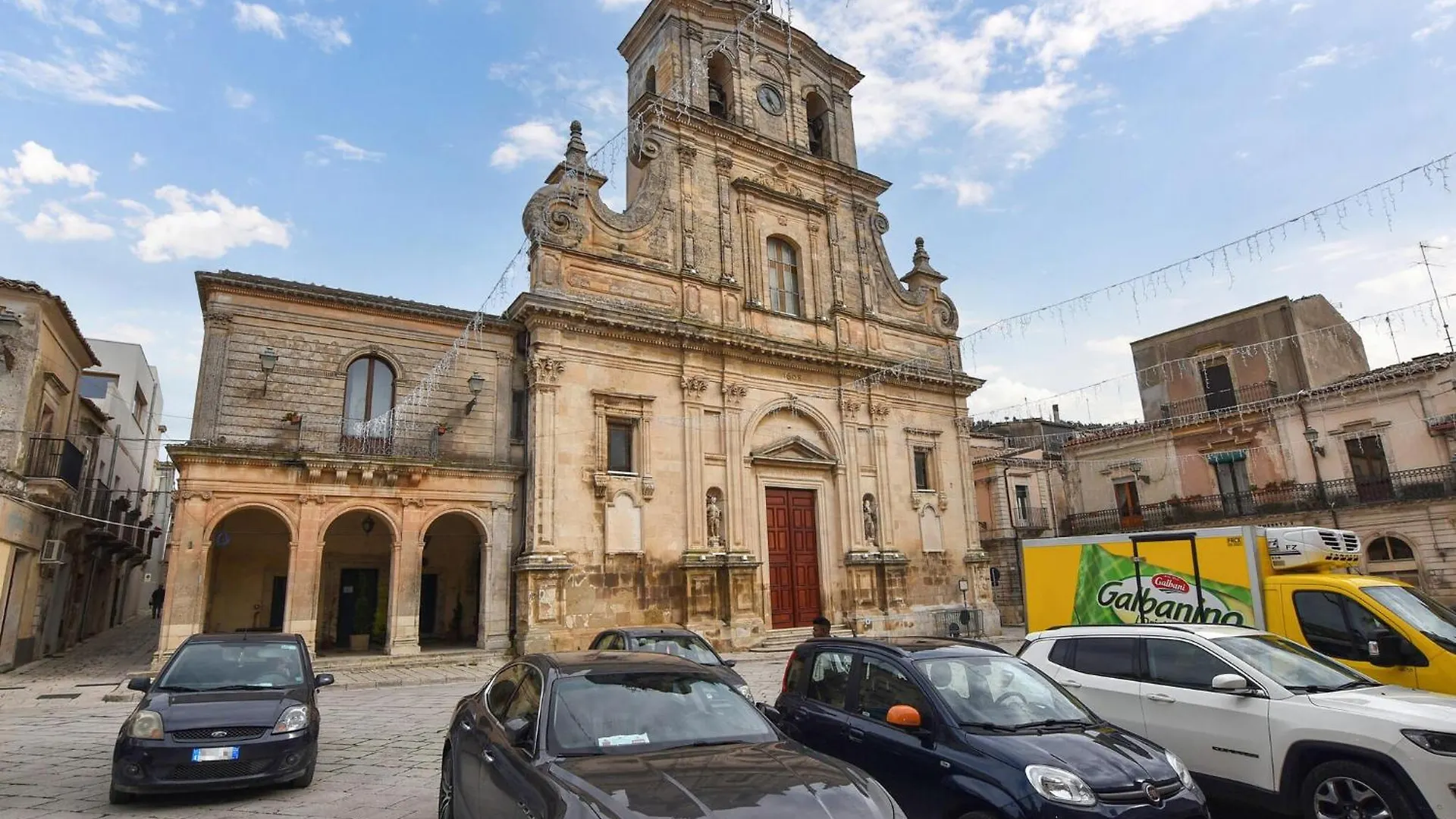 1 Bedroom Gorgeous Apartment In Chiaramonte Gulfi 0*,
